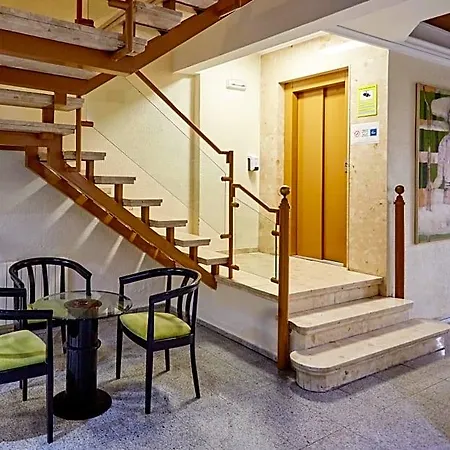 Dl Urban Hotel 2*